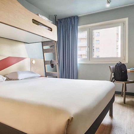 Ibis Budget Poitiers Nord Futuroscope Chasseneuil-du-Poitou Exterior foto